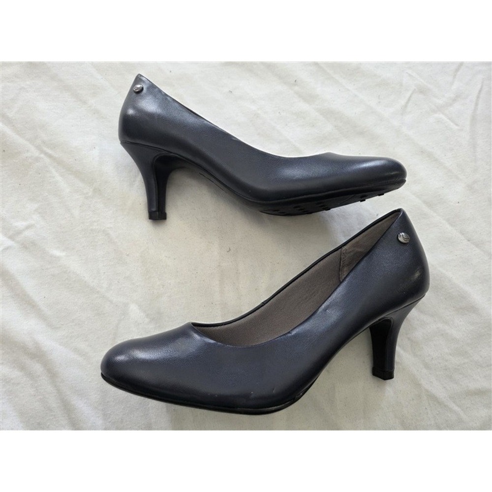 NWOTD Life Stride 6 Soft System Blue Rounded Toe Faux Leather Pumps 131702